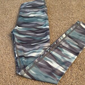 Athleta Girl High Rise Printed Chit Chat Tight Camouflage Patterned Leggings L12